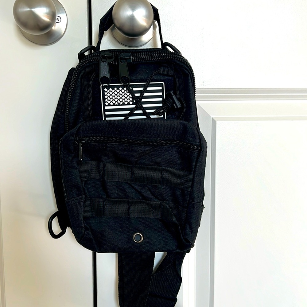 Functional Crossbody Bag 🖤